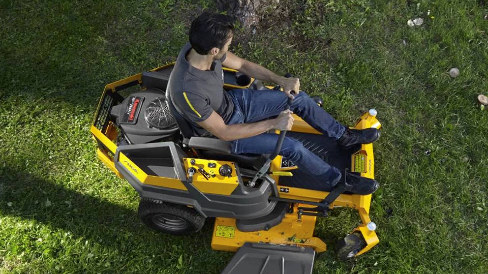 Riding lawn mowers discount with kawasaki engines